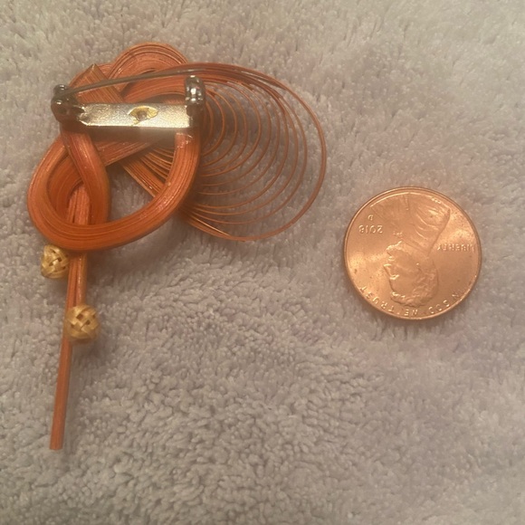 Natural Thai Reed Brooch - Picture 4 of 4